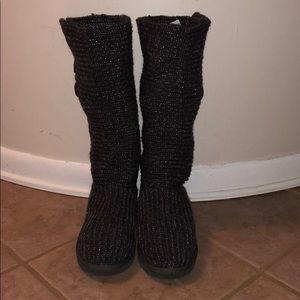 Size 8 knit uggs